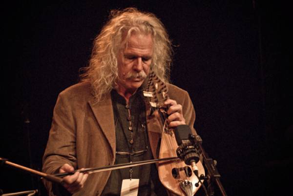 Ο Ross Daly και οι ''Labyrinth" στον Πύργο της Μάνης