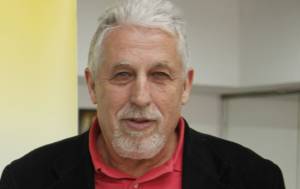 Μανώλης κατά Τατούλη για ανεργία