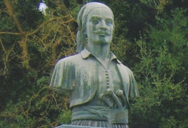 Απίστευτο: Εκλεψαν μπρούντζινη προτομή από χωριό της Μεσσηνίας