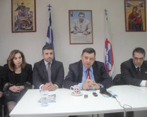 Καρατζαφέρης: ''Πολύ φοβούμαι ότι διαλύεται το ΠΑΣΟΚ"