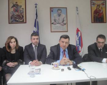 Καρατζαφέρης: ''Πολύ φοβούμαι ότι διαλύεται το ΠΑΣΟΚ"