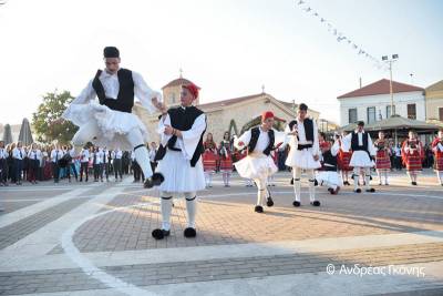 Η μαθητική παρέλαση στους Γαργαλιάνους