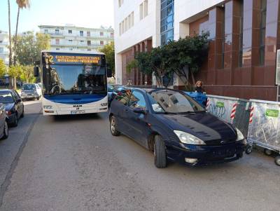 Σαν να μην τρέχει τίποτα...