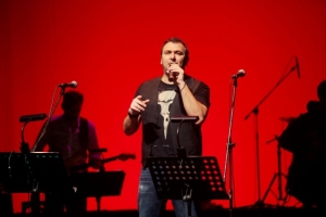 Αντώνης Ρέμος: &quot;Εχω πολλούς φίλους από τη Μάνη μέχρι την Πύλο&quot;