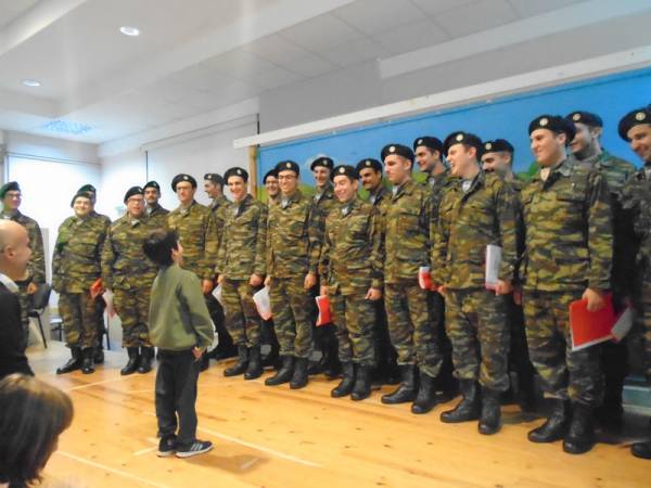 Στο Ειδικό Σχολείο η χορωδία του 9ου Συντάγματος