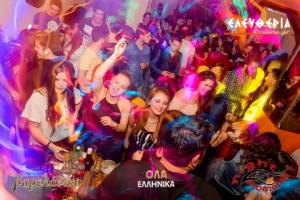 Κέφι και χορός μέχρι το πρωί σε μία ακόμα ελληνική βραδιά στο "Βαρελάδικο" (φωτογραφίες)