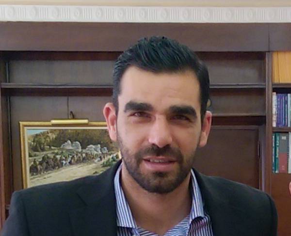 Κωνσταντινέας στηρίζει Τσίπρα στη διαπραγμάτευση με τους θεσμούς