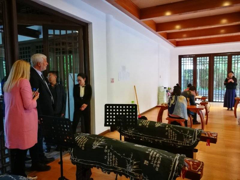 Στη γενέτειρα του Μάο και στην Ακαδημία του Κομφούκιου ο Τατούλης!