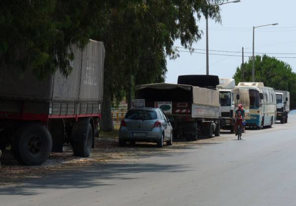 Απαγόρευση στάθμευσης μεγάλων οχημάτων στην Αρτέμιδος