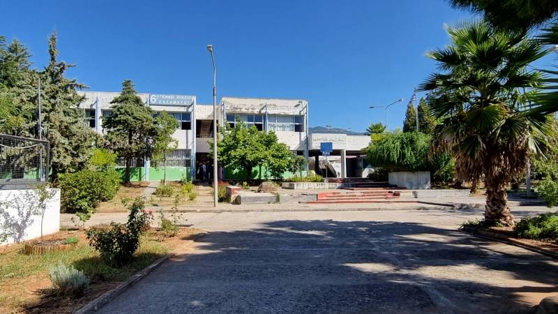 Καλαμάτα: Εγκαταλελειμμένο και με σοβαρά προβλήματα το πρώην Πολυκλαδικό (βίντεο)