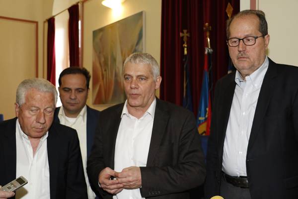 Στους δημάρχους το &quot;μπαλάκι&quot; από τον Τσιρώνη για τη διαχείριση των σκουπιδιών