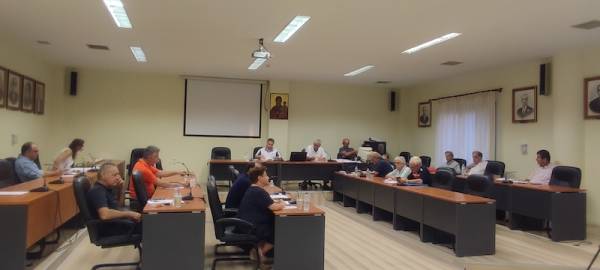 Δημοτικό Συμβούλιο Τριφυλίας: Αντιπαράθεση για τη χωματερή στο Αλιμάκι