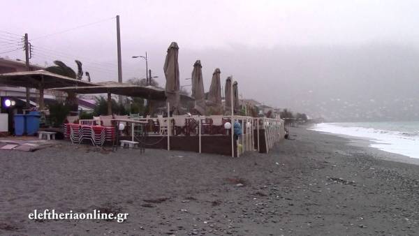 Να τελειώσει ο αντιαισθητικός αχταρμάς στην παραλιακή