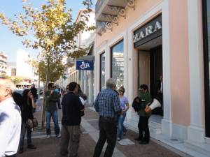 Ανοιχτά την Κυριακή με μπάρμπα στην Κορώνη