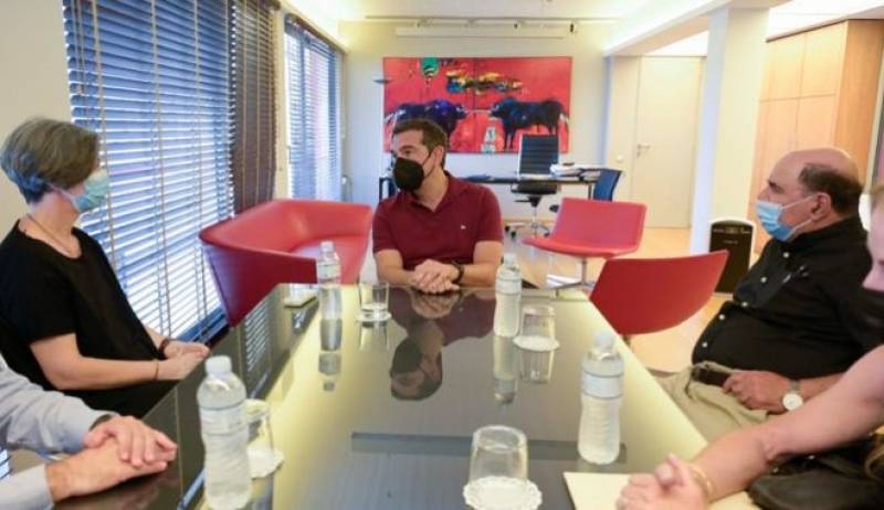 Τσίπρας: Συναντήθηκε με τους γονείς του Ζακ Κωστόπουλου
