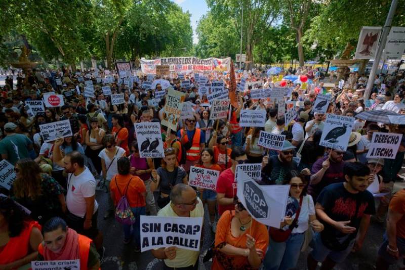 Ογκώδης διαδήλωση στη Μαδρίτη για τη στεγαστική κρίση