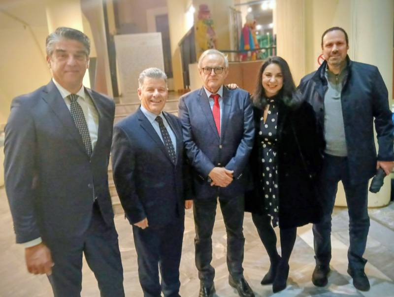 Δωρεά λογοτεχνικών έργων σε σχολεία από τη συγγραφέα Μαρία Καραγιάννη