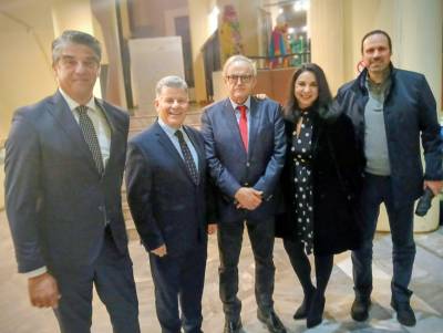 Δωρεά λογοτεχνικών έργων σε σχολεία από τη συγγραφέα Μαρία Καραγιάννη