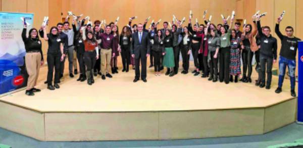 Βράβευσε αριστούχους λυκείων της Πελοποννήσου η Eurobank
