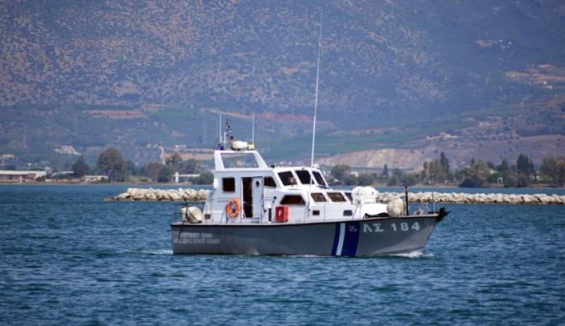 Σύγκρουση δύο εμπορικών πλοίων στην Κεφαλονιά - Στις φλόγες το ένα (βίντεο)