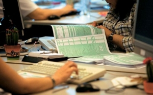 Παράσταση διαμαρτυρίας σε Καλαμάτα και Κυπαρισσία από τους τρίτεκνους για τα εκκαθαριστικά