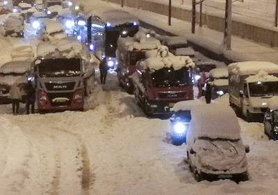 Παπαδημητρίου (Αττικές Διαδρομές): Διακόσιοι άνθρωποι ακόμα εγκλωβισμένοι στην Αττική Οδό