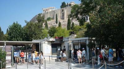 Κλειστή σήμερα η Ακρόπολη από 12 έως 5 μμ. λόγω καύσωνα (βίντεο)