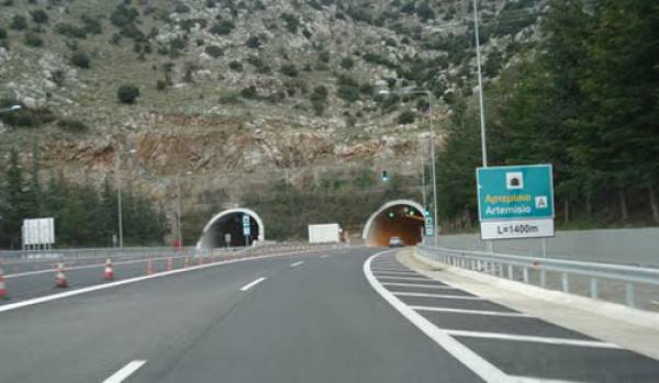 Κλειστή η μία σήραγγα του αυτοκινητοδρόμου στο Αρτεμίσιο