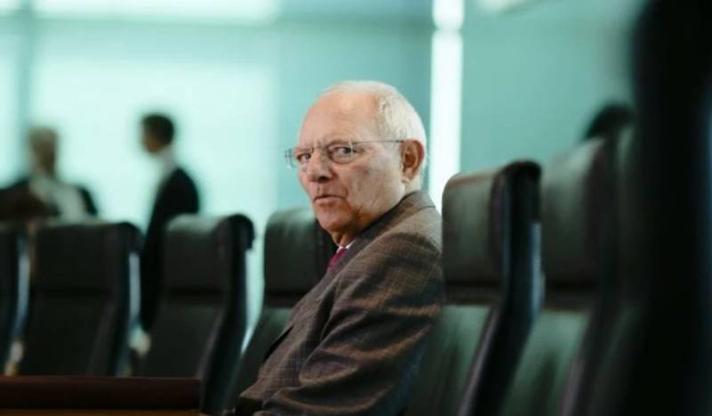 Σόιμπλε: Αν κρυώνετε φορέστε δεύτερο πουλόβερ, δεν είναι ικανοποίηση στη ζωή να διασκεδάζεις συνέχεια