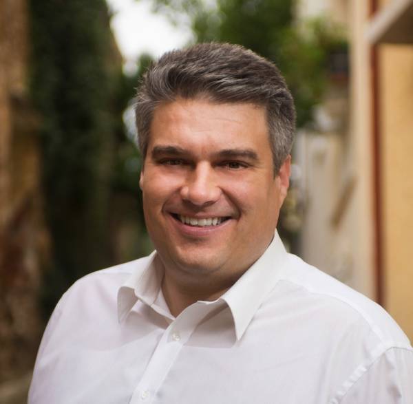 Χρυσομάλλης: “Οφείλουμε όλοι μας να προστατεύσουμε με κάθε τρόπο την ονομασία ΠΟΠ Ελιά Καλαμάτας”