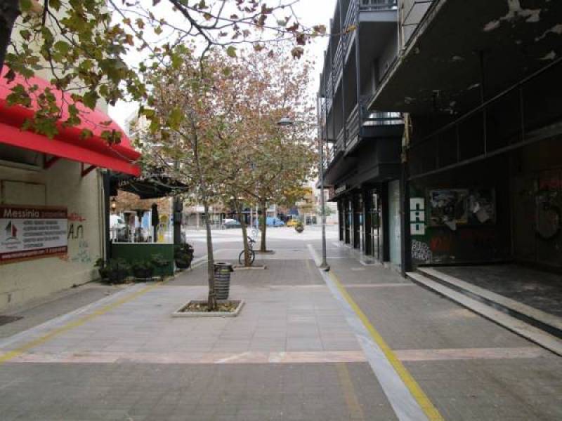 Καλαμάτα: Αυτοψία για τραπεζοκαθίσματα με βάση την κίτρινη γραμμή - Διευκρινίσεις για την Ιατροπούλου