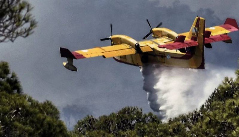 Φωτιά στο Λουτράκι: Περισσότερα από 40 σπίτια και πάνω από 15.000 στρέμματα έχουν καεί