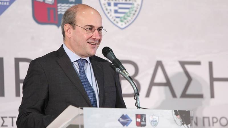 Χατζηδάκης: Αξιοπρεπείς και δίκαιες αμοιβές για όλους τους εργαζόμενους