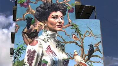 Κλεομένης Κωστόπουλος: "Η Καλαμάτα όφειλε να είναι μια γυναικεία φιγούρα" - Η τοιχογραφία που διεκδικεί τον παγκόσμιο τίτλο του 2025