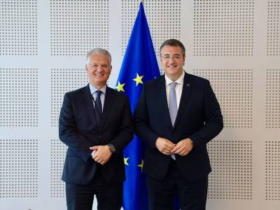 Συνάντηση Πτωχού με Τζιτζικώστα στις Βρυξέλλες: Στο επίκεντρο η στρατηγική για σύγχρονο τουρισμό