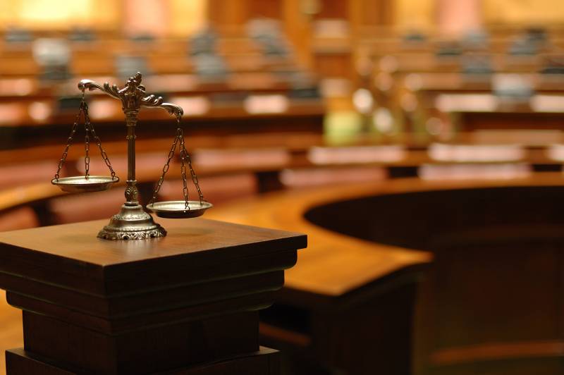 Μεσσηνία: 13 χρόνια ερήμην σε Ρομά για επίθεση σε ηλικιωμένη