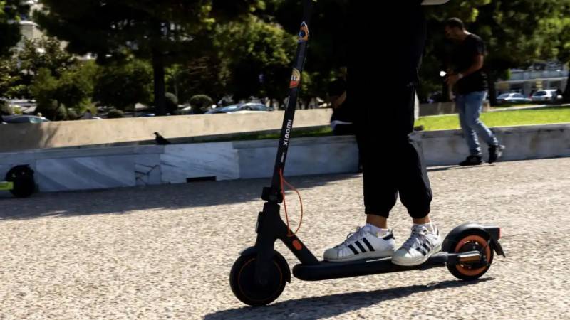 Τρεις κλήσεις για κράνος σε οδηγούς πατινιών στη Μεσσηνία