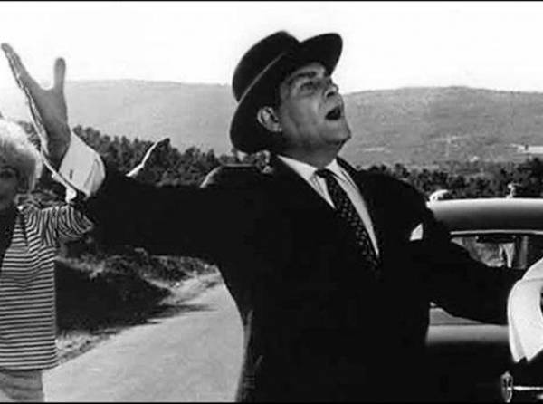 Τα “ιπτάμενα” σχέδια των Μαυρογιαλούρων