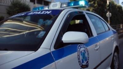 50χρονος επιτέθηκε και τραυμάτισε με μαχαίρι αστυνομικό στην Καλλιθέα