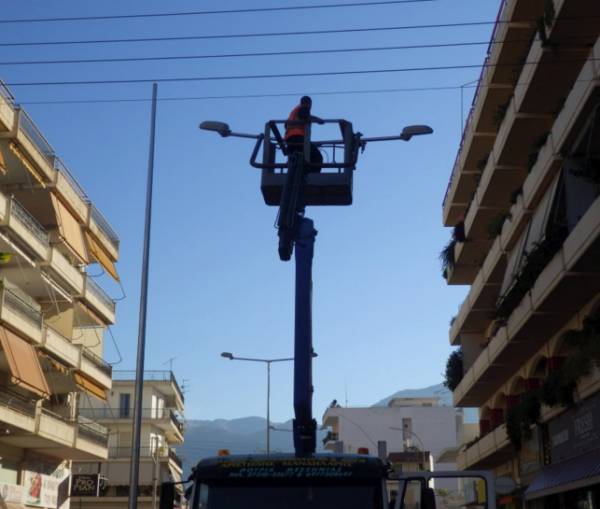 Μπήκαν και φώτα στη Βασ. Γεωργίου