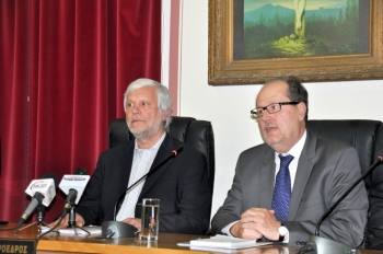 Επίσκεψη Τατούλη στο Δημαρχείο Καλαμάτας - Υποσχέσεις για έργα και  αεροπορικά δρομολόγια 