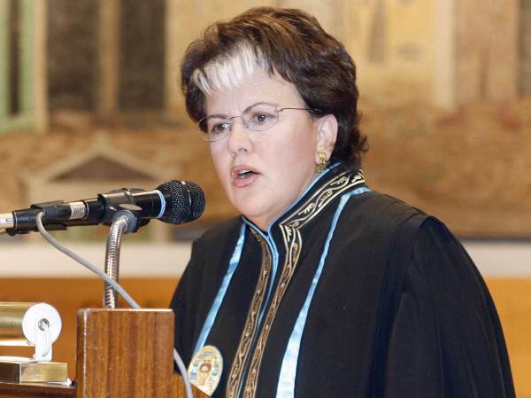 Παναγιωταρέα για Βαρουφάκη: Μα τι απαίδευτος είναι ο άνθρωπος…