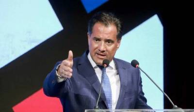 Γεωργιάδης: Δεν αποκλείεται η άρση του ορίου των 100 ατόμων στις δεξιώσεις