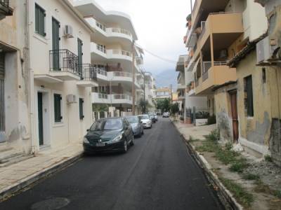 Η βροχή σταμάτησε τις ασφαλτοστρώσεις στην Καλαμάτα