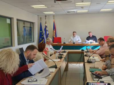 Δημοτική Επιτροπή Καλαμάτας: Κόντρα για την αύξηση της τιμής στο νερό - «Ανατιμήσεις 1 ευρώ τον μήνα»