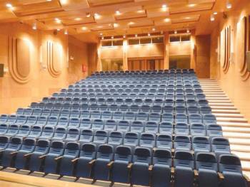 &quot;Θεόδωρος Αγγελόπουλος&quot; η αίθουσα του Εργατικού Κέντρου Καλαμάτας