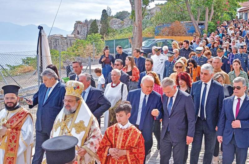 Συμφωνούν όλοι, αλλά οι δρόμοι δεν γίνονται! - Τι είπαν βουλευτές και περιφερειάρχης στην Κορώνη