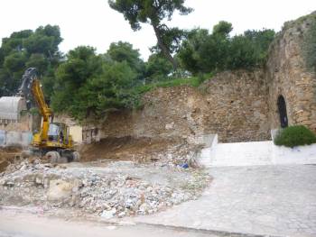 Κατεδαφίστηκε το ελαιοτριβείο Σπυρίδη στην Καλαμάτα