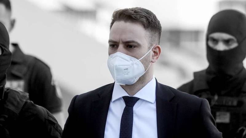 Μπάμπης Αναγνωστόπουλος: Μεταβιβάζει την περιουσία του στη Λυδία