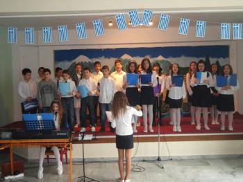 Η εκδήλωση για την 25η Μαρτίου στο 19ο Δημοτικό Καλαμάτας (βίντεο)